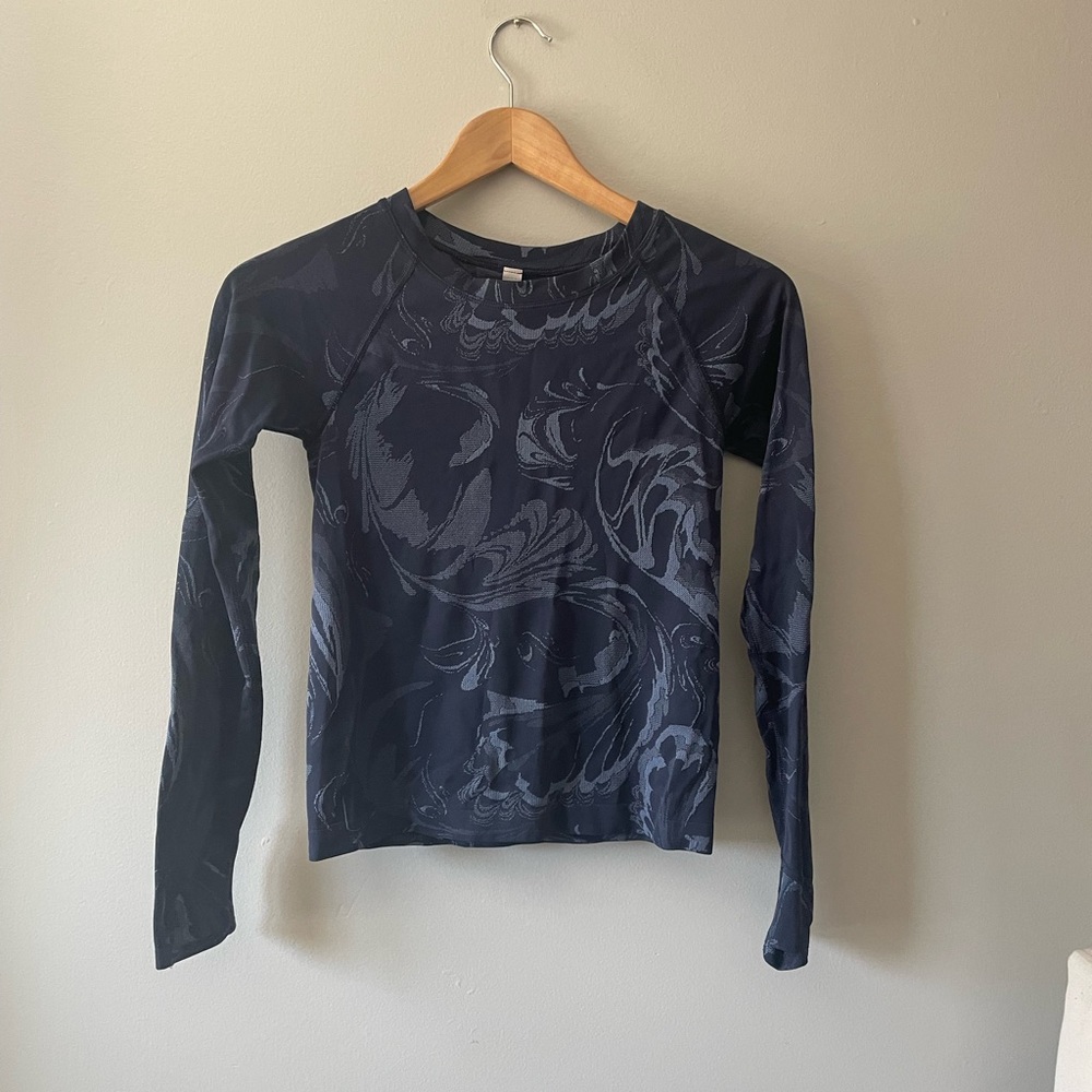 Athleta Momentum Top - sz XXS - blue swirl